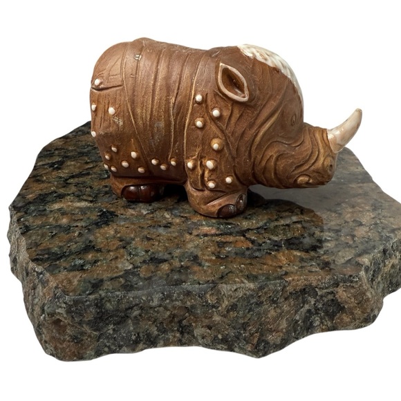 VINTAGE Rare Rhino Ceramic Rhinoceros 1976 Figurine Japan Mann MCM Animal Decor - Picture 10 of 10